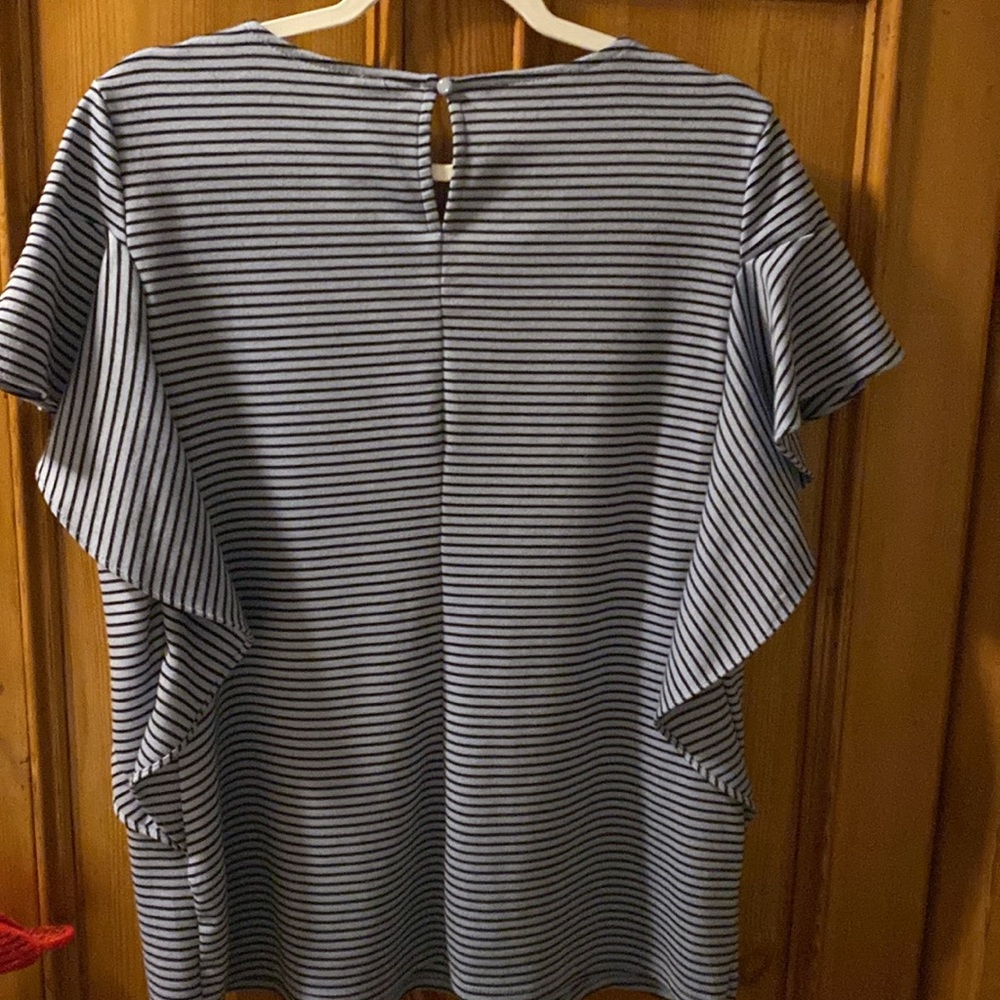 Worthington Women’s Black/Gray Striped Crew Neck Flutter Sleeve Top. Size L - Picture 4 of 4
